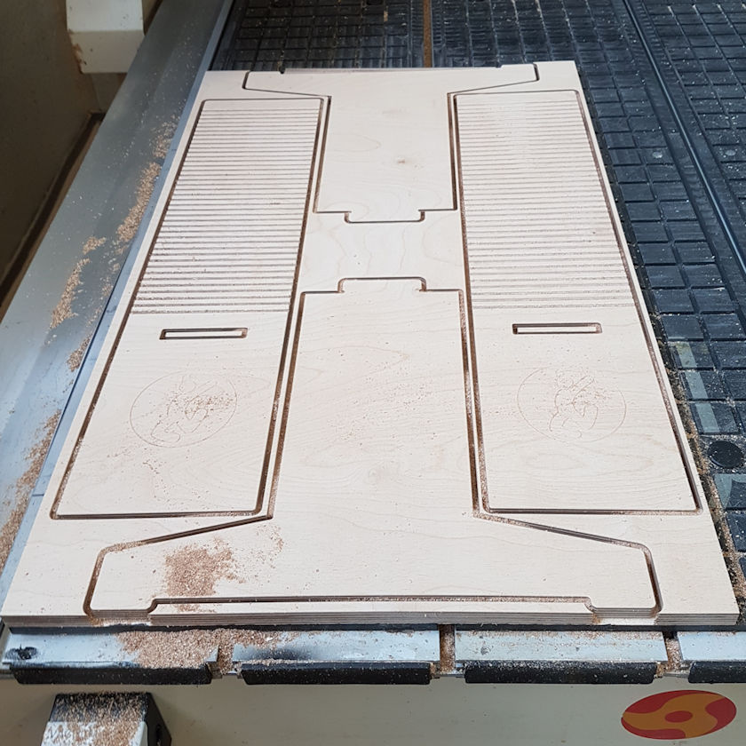 CNC-Routing plywood
